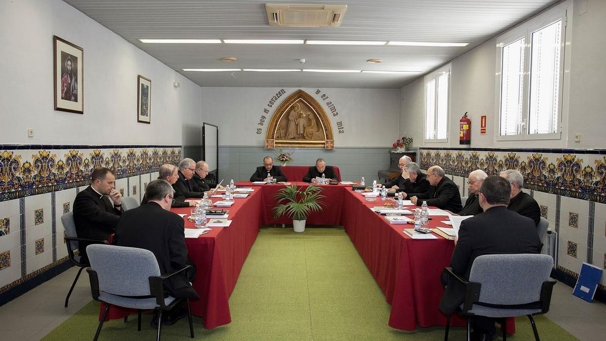 Los obispos catalanes piden "reflexión" sobre los políticos presos y que se forme Govern
