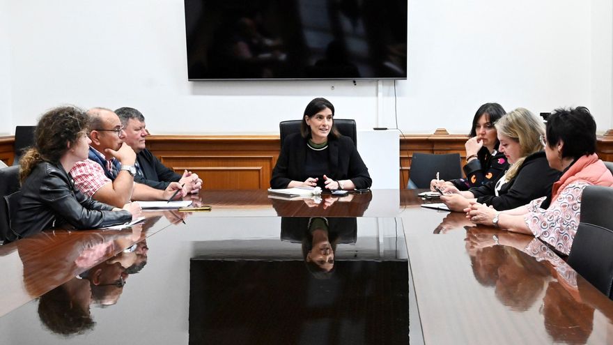 Reunión de la alcaldesa y las concejalas con las tres asociaciones vecinales de San Román