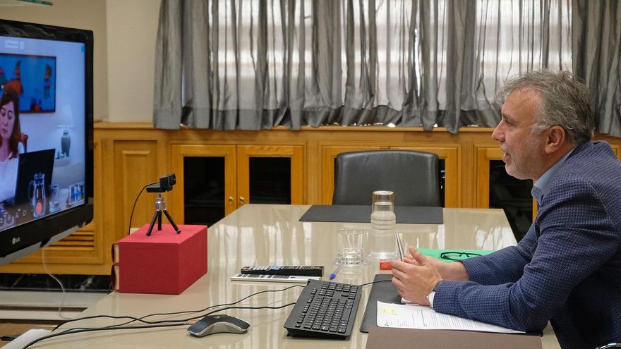 El presidente de Canarias, Ángel Víctor Torres, y la presidenta de las Islas Baleares, Francina Armengol, este jueves, durante la reunión por videoconferencia.