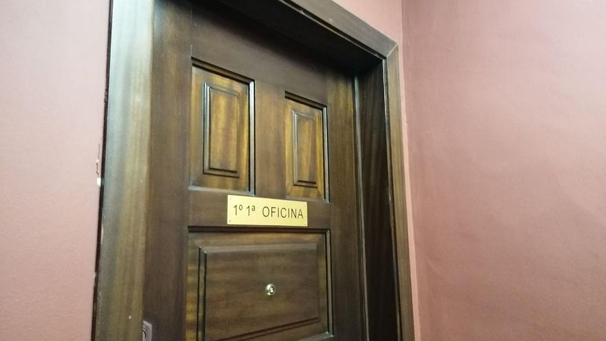 Asociación por la Transparencia, la entidad opaca que se dedica a pleitear contra Colau