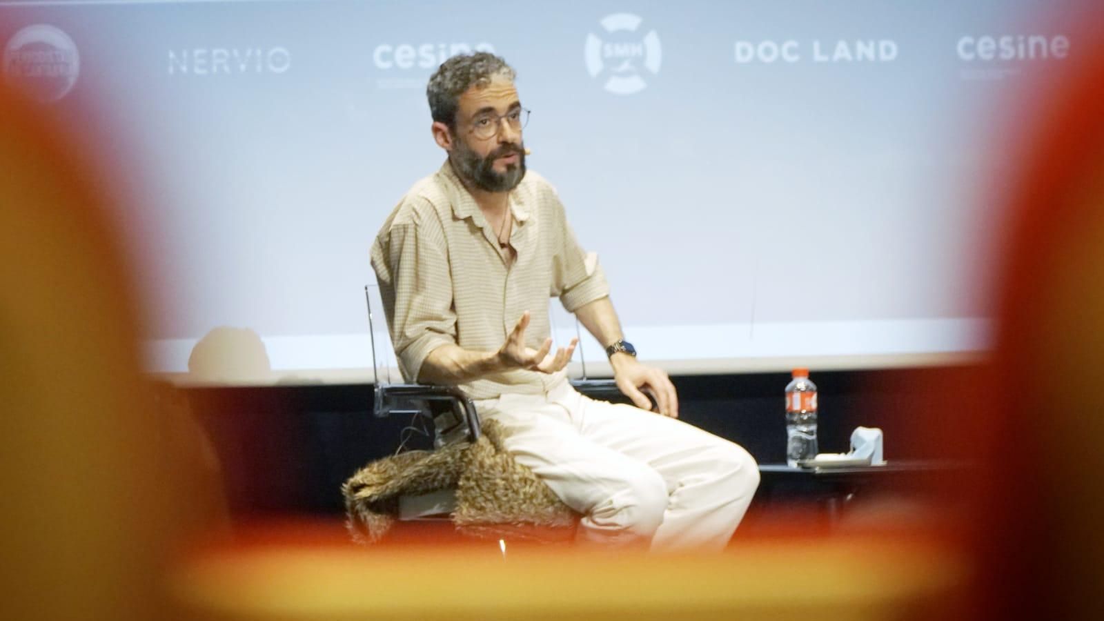 Javier Gómez Santander en la Filmoteca de Cantabria.