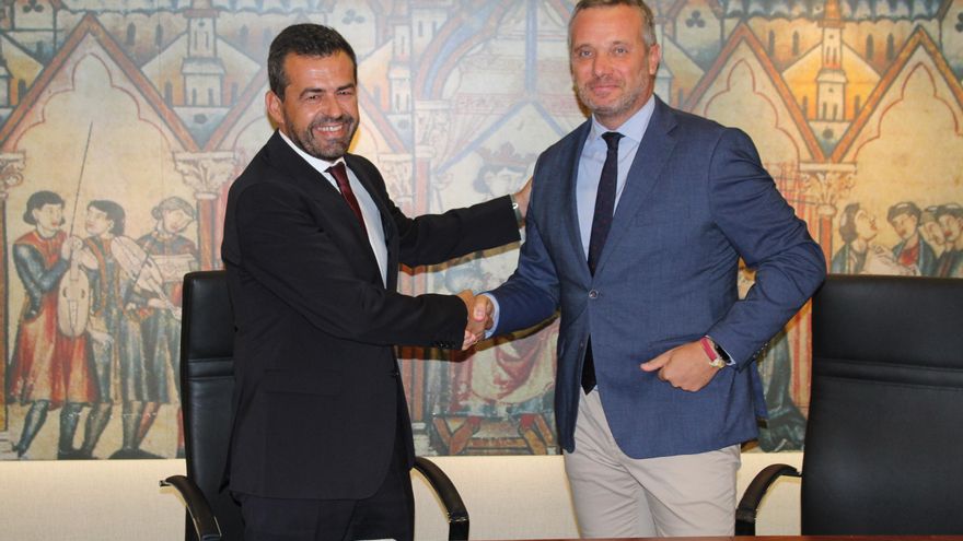 Veto parental, supresión de subvenciones a los sindicatos y referencias vagas al Mar Menor: el pacto de PP y Vox en Murcia