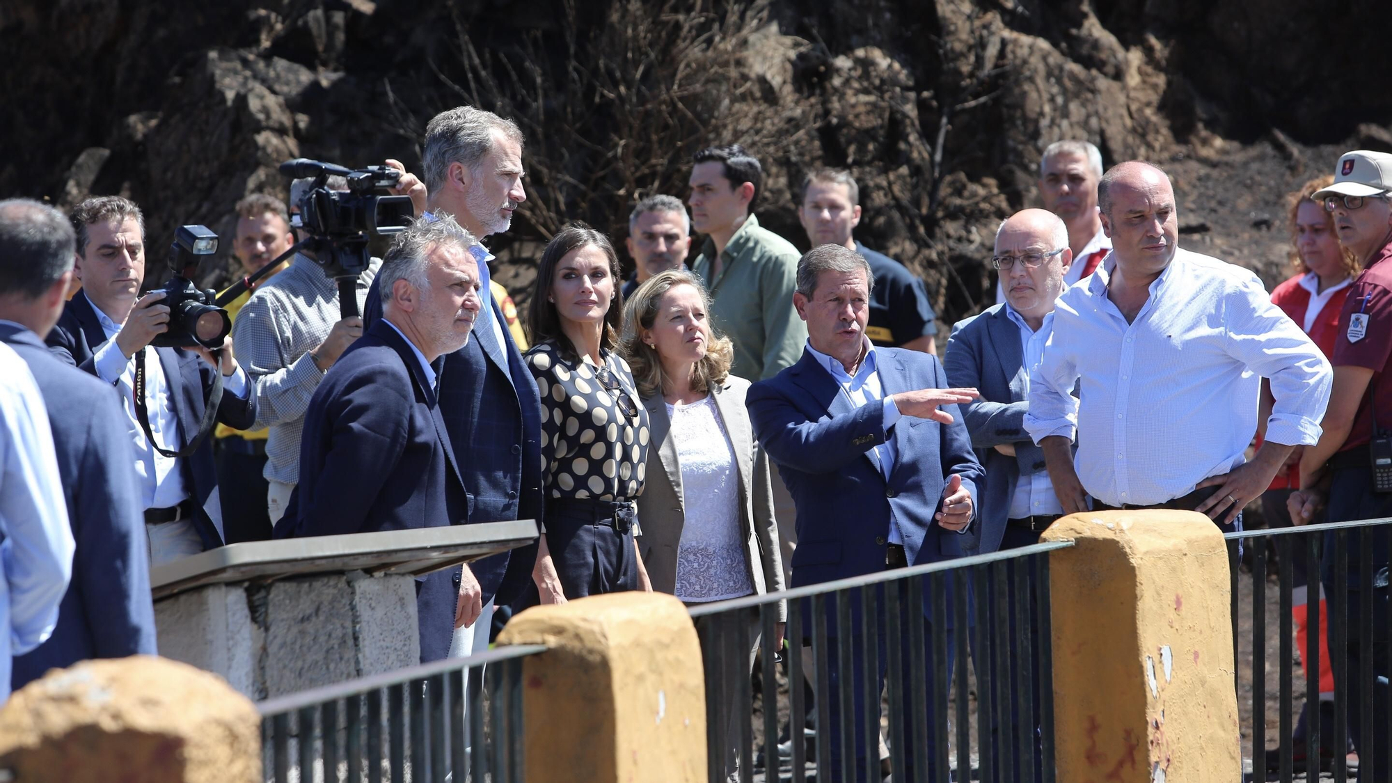 Los Reyes visitan las zonas quemadas de la cumbre de Gran Canaria