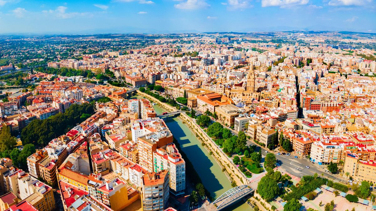 Imagen panorámica de la ciudad de Murcia, donde sobreviven algunas estructuras típicamente huertanas