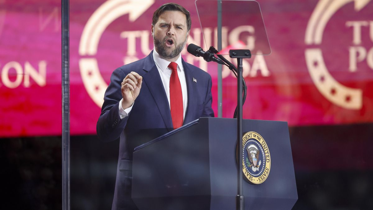 El vicepresidente de EEUU, JD Vance, durante su intervención en el acto en recuerdo del activista Charlie Kirk el 21 de septiembre.