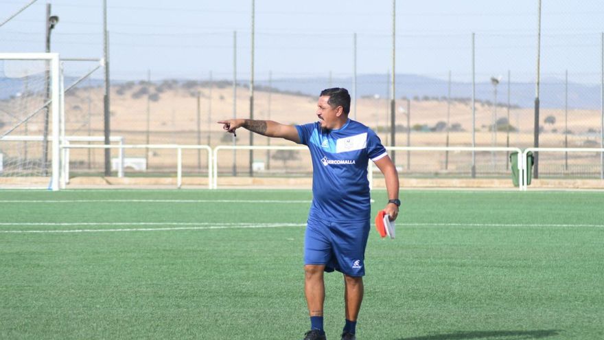 El Pozoalbense destituye a Ariel Montengro