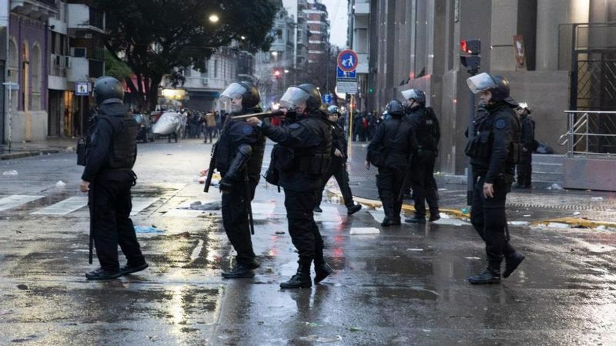 Identifican que policías de la represión por la ley de Propiedad Privada ya habían dejado heridos en otro operativo