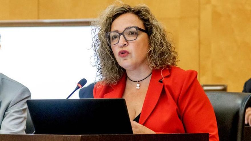 Antifraude investiga a Benidorm por pagar 15.200 euros en horas extra a un policía local marido de la portavoz del PP