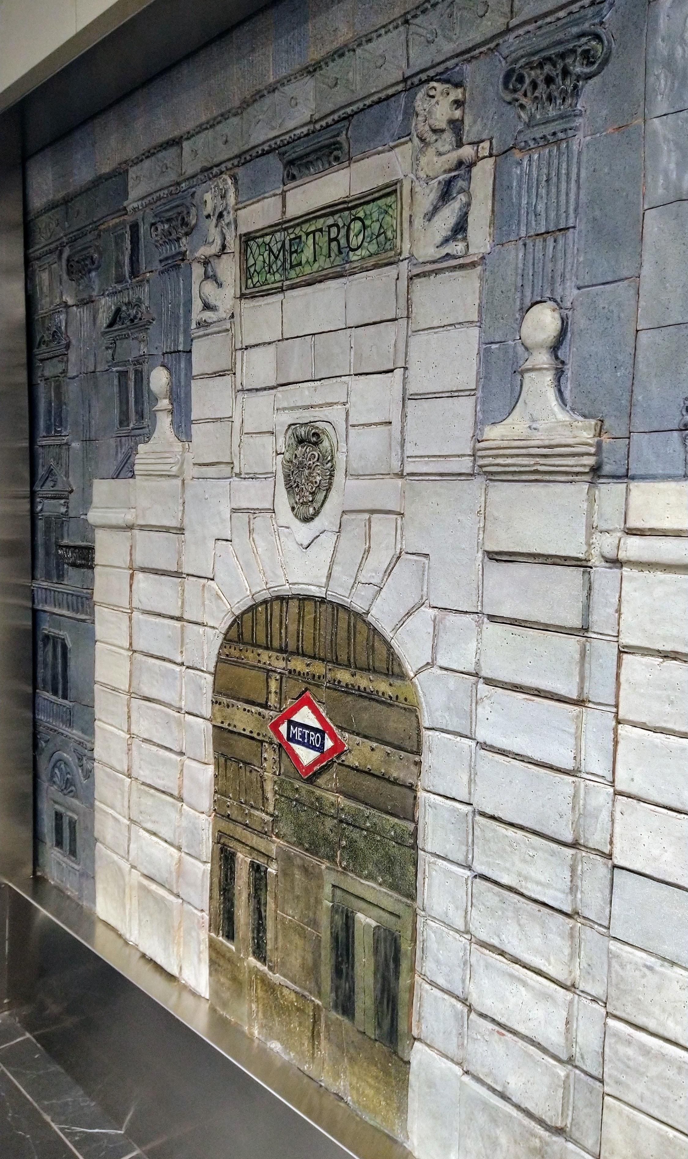 Estación Gran Vía - mural del vestíbulo