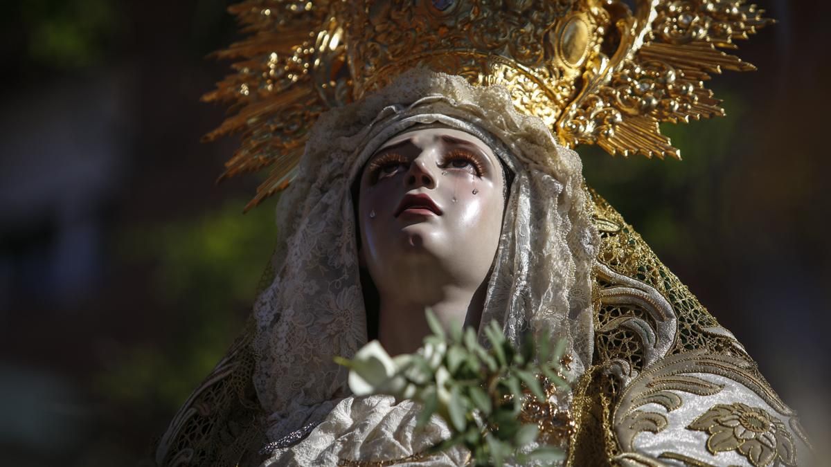 La procesión de la Hermandad de la Piedad, en imágenes
