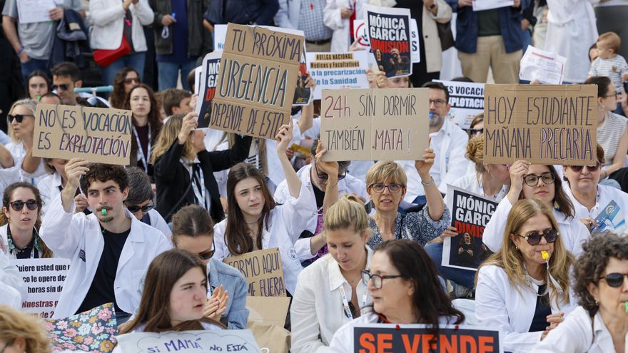 Los sindicatos médicos mantienen el pulso con Sanidad con una huelga y decenas de protestas por todo el país