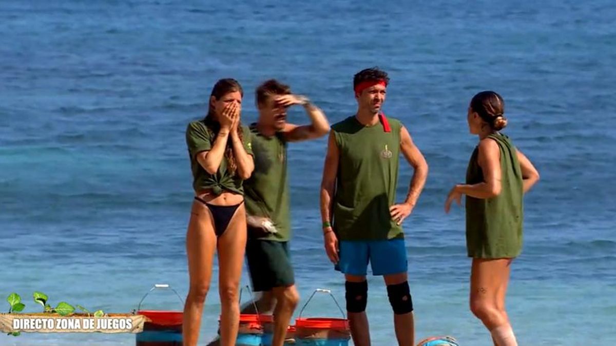 Los compañeros de Aurah se llevan las manos a la cabeza