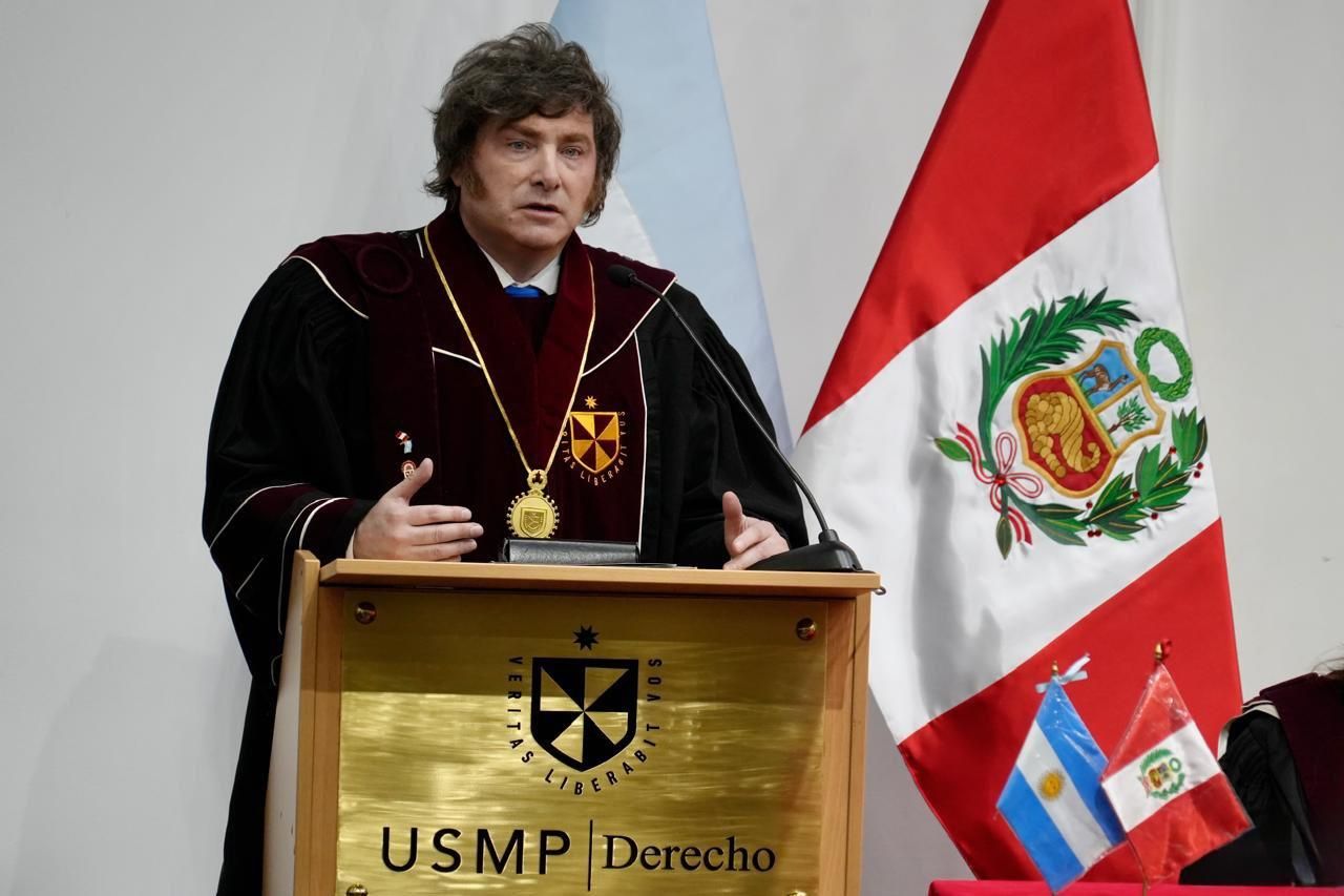Javier Milei fue nombrado doctor honoris causa por la Universidad San Martín de Porres (USMP), de Perú.