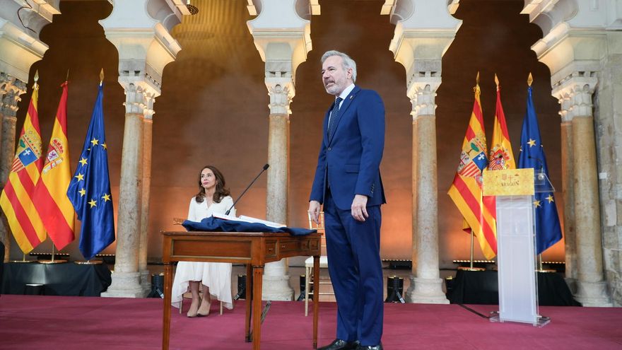 Azcón se acuerda de la oposición en su toma de posesión: "Respetar el sentido de las urnas es esencial para la democracia"