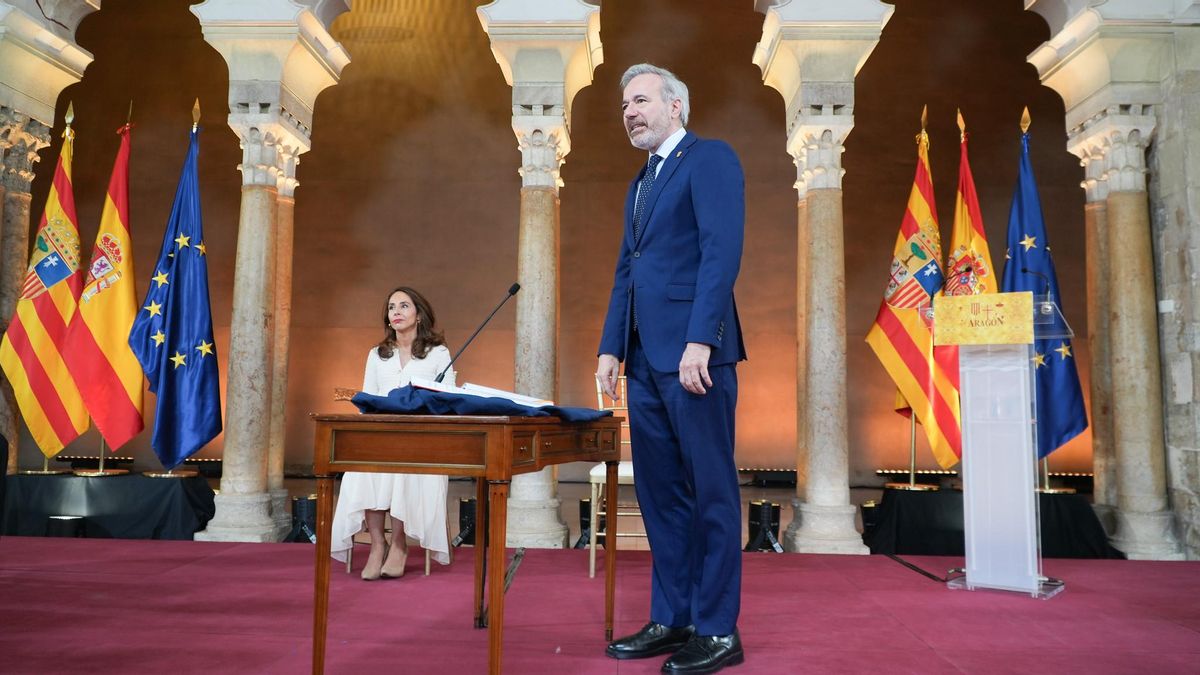 Azcón se acuerda de la oposición en su toma de posesión: "Respetar el sentido de las urnas es esencial para la democracia"