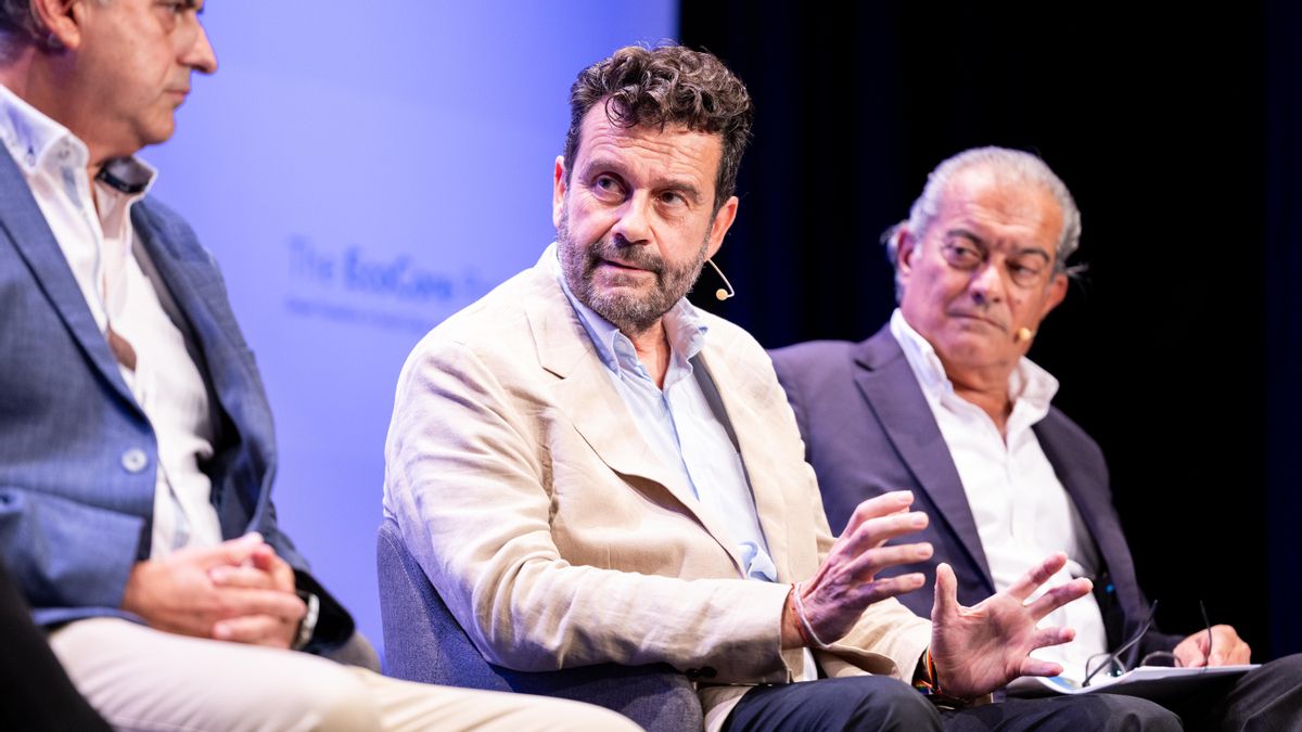 Rafael García, Secretario de empresas estratégicas y transición verde CCOO del País Valencia, interviene en el II Foro Municipalista Corredor Mediterráneo.