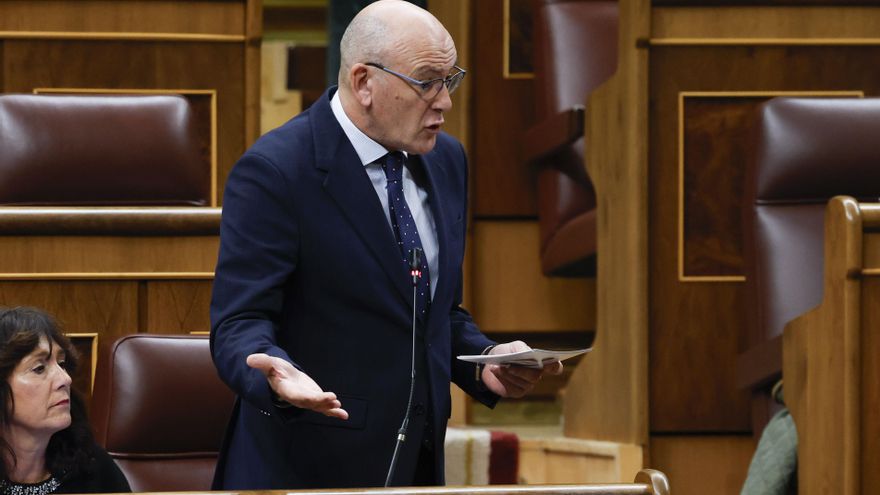 El diputado del PNV Joseba Andoni Agirretxea interviene durante la sesión de control al Gobierno este miércoles en el Congreso.