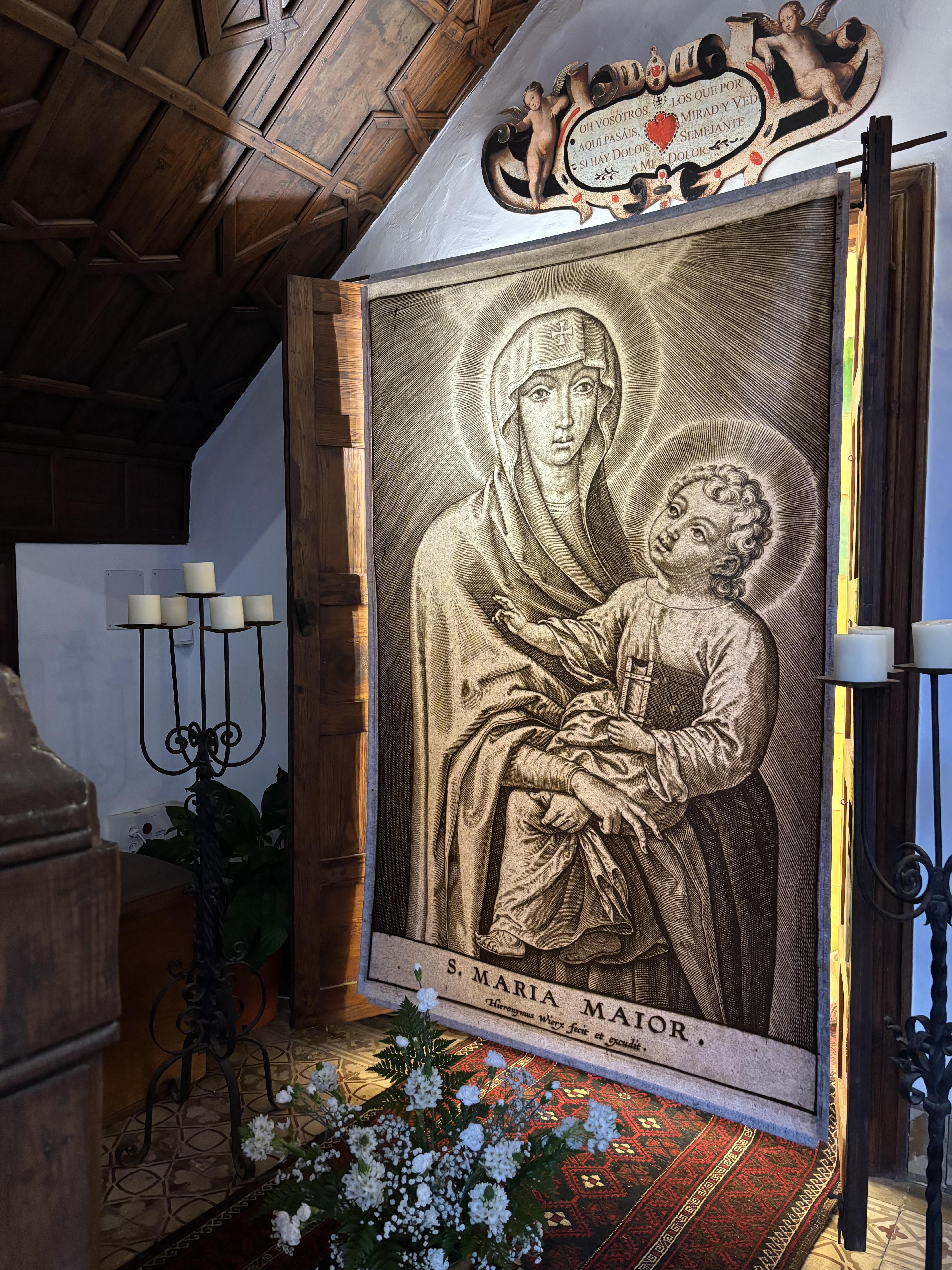 Estampa que representa el icono de la Virgen de las Nieves de la Basílica de 'Santa María la Mayor' en Roma, reproducida estos días en la Galería de la Casa Museo.