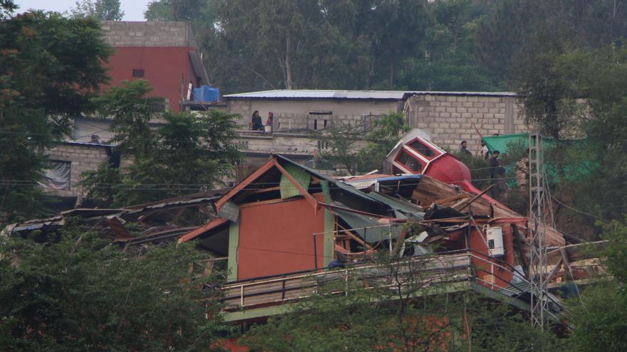 La euforia estallan en India mientras los paquistaníes protestan contra los ataques aéreos