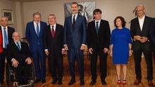 El rey junto a responsables de los Gobiernos español y catalán durante el aniversario de Barcelona 92