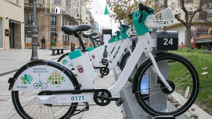 Pamplona acuerda con la empresa que gestiona las bicicletas eléctricas no suspender el servicio