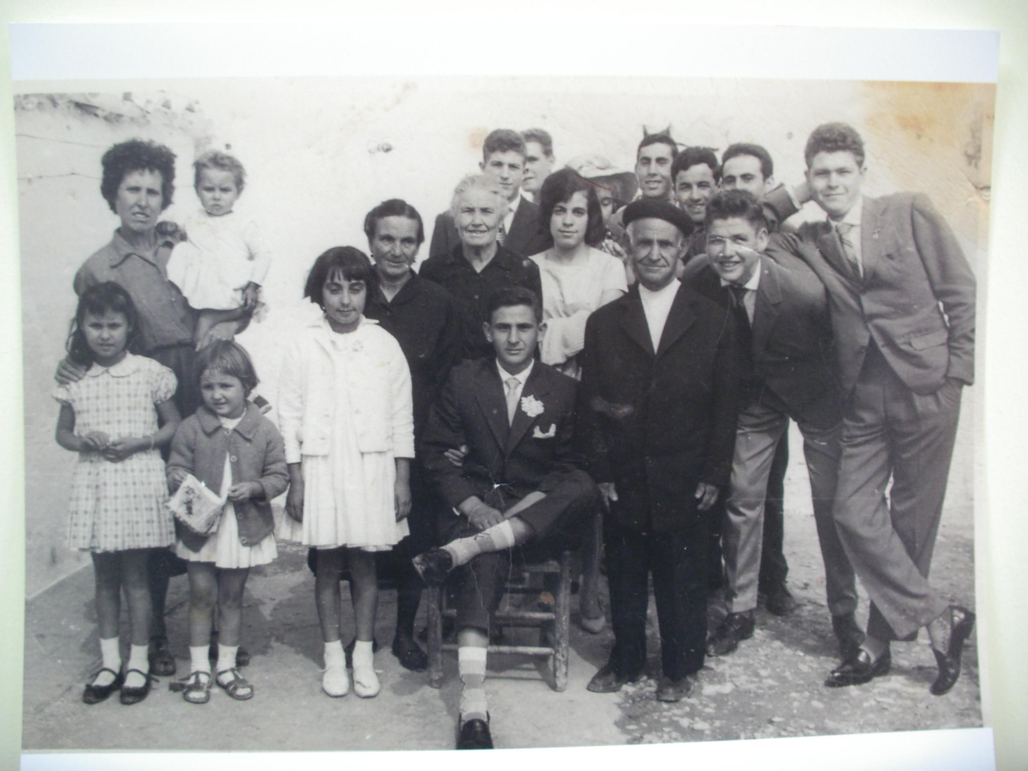 Retrato de una familia. Años 60. Casas de Benítez (Cuenca). Fondo Los Legados de la Tierra.