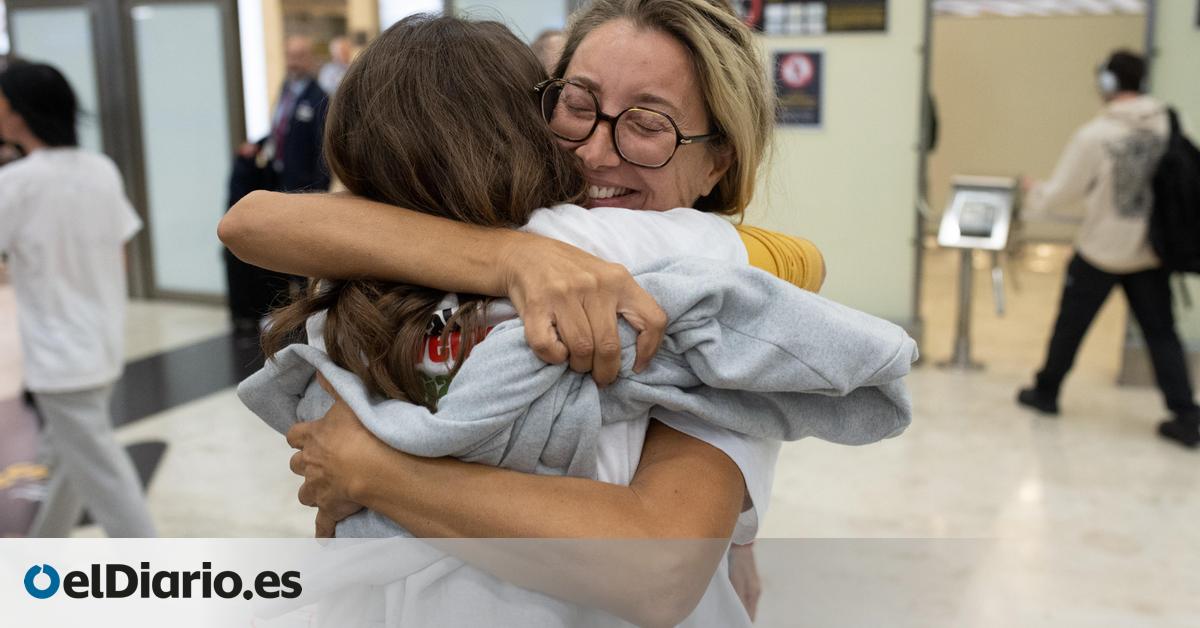 La activista española Reyes Rigo vuelve a casa después de dos semanas encarcelada por Israel