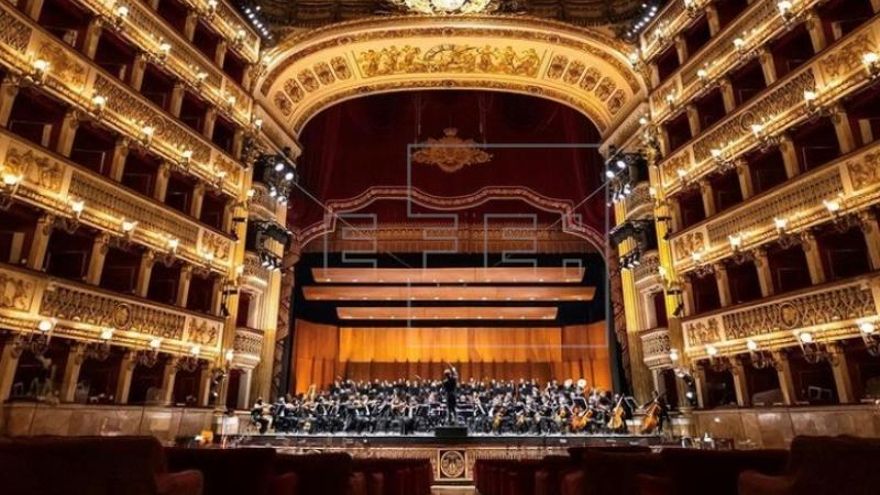 La ópera de Nápoles ofrecerá toda su temporada por internet hasta verano