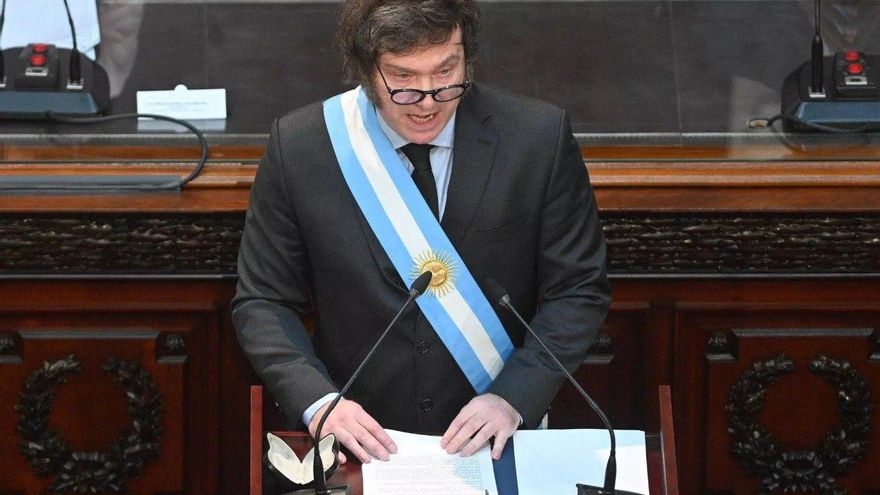 Ley bases light: el Gobierno presentó una nueva versión de apenas tres carillas