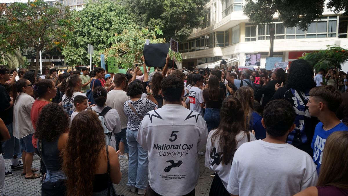 Manifestación contra el acoso escolar en Las Palmas de Gran Canaria.