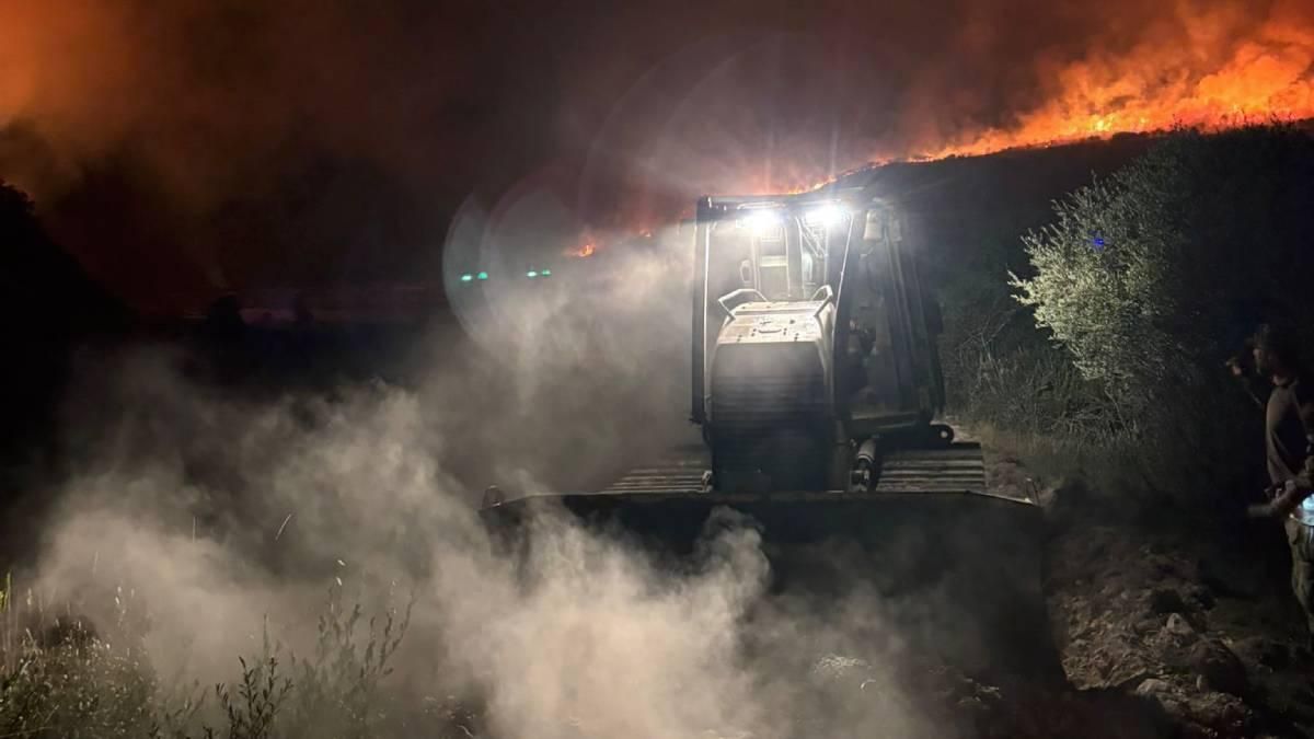 La Brigada Guzmán el Bueno X lucha contra el fuego en Castilla y León, en imágenes