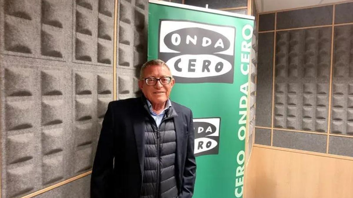 El periodista Óscar Sanmartín, director de Onda Cero Castilla-La Mancha que acaba de jubilarse