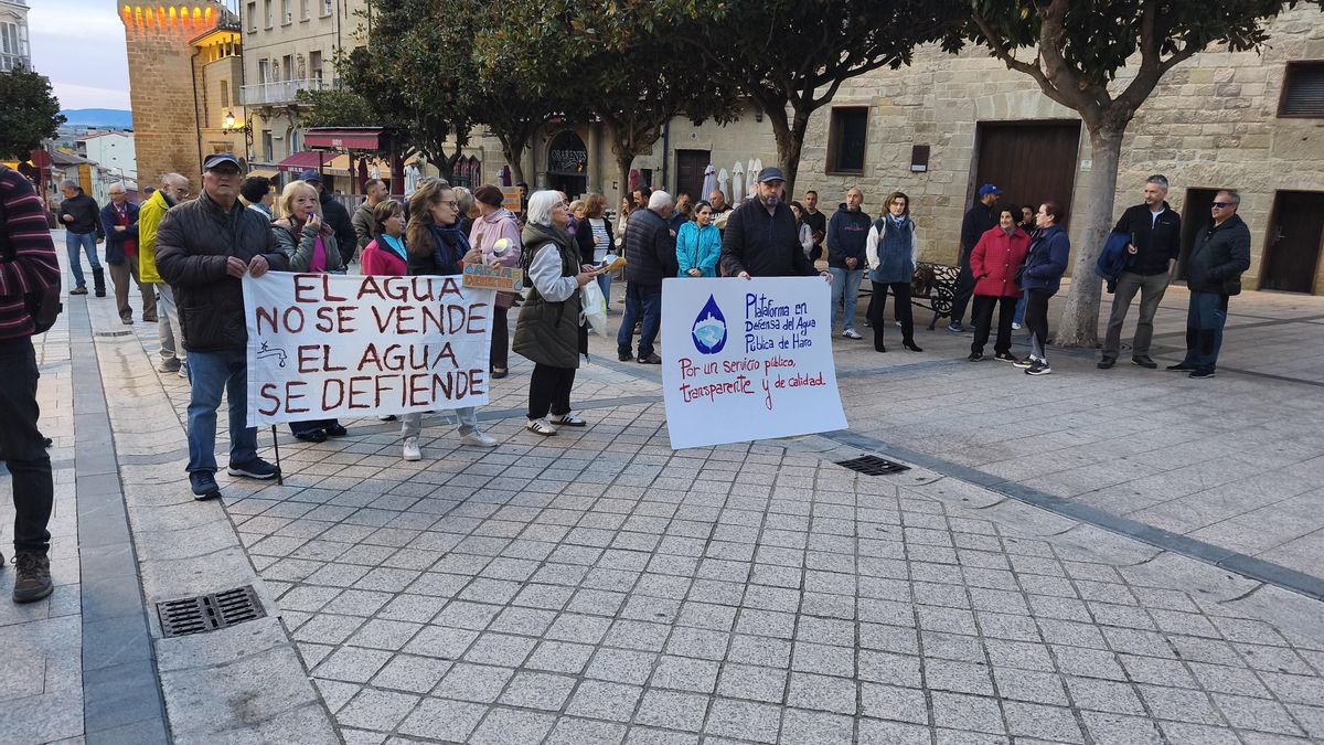 Protesta de vecinos de Haro por la privatización del agua