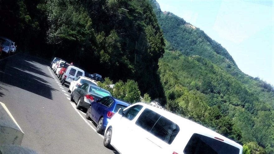 Ecologistas piden salvar Anaga del turismo "predatorio" y denuncian la sobrecarga de vehículos en la Reserva de la Biosfera