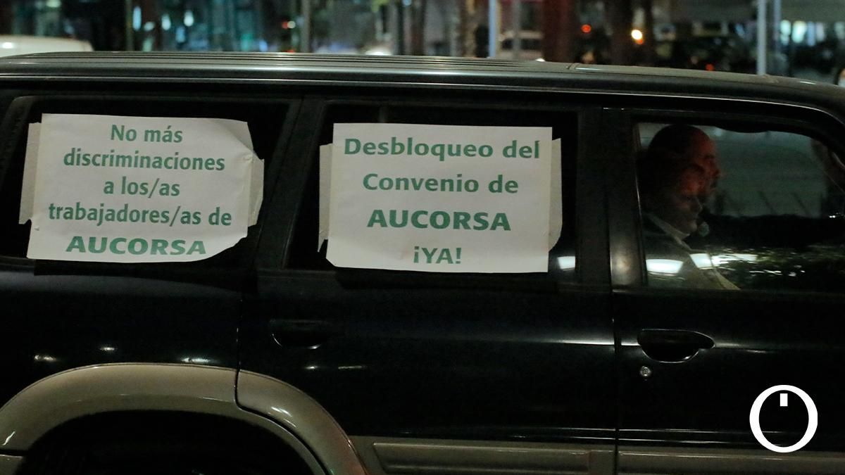 Caravana de coches de trabajadores de AUCORSA