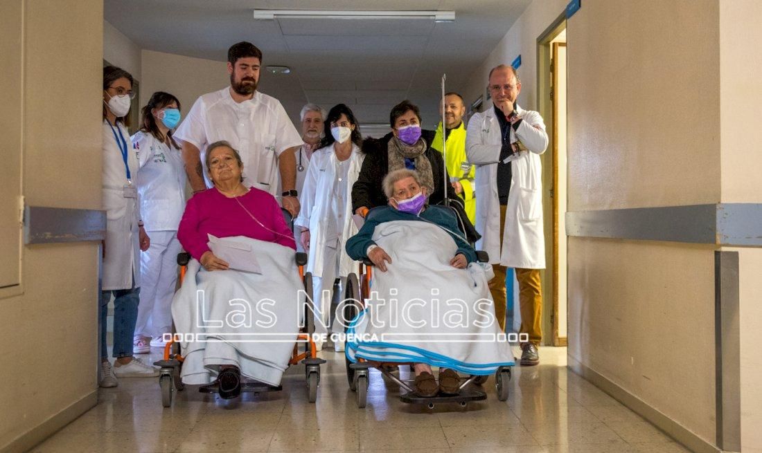 Amadora y Mari Paz, las últimas pacientes en recibir el alta en el Hospital Virgen de la Luz de Cuenca