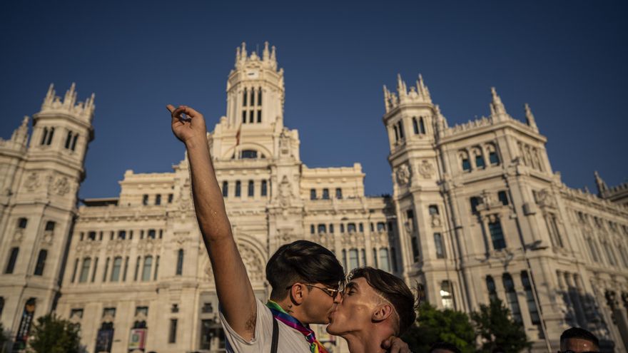 Los organizadores del Orgullo 2022 han criticado la actitud del Ayuntamiento de Madrid, al que han acusado de querer borrarlo