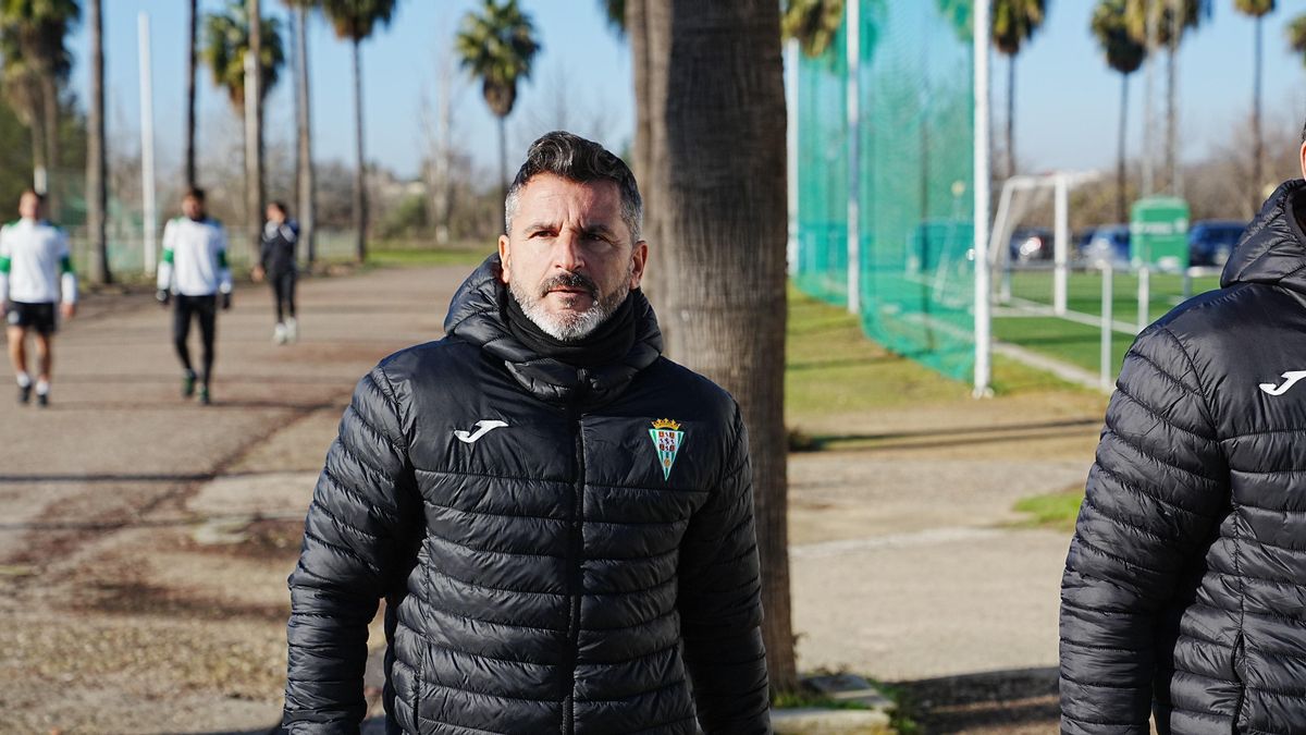 Iván Ania, antes de visitar al Ceuta: "Los dos somos mejores en ataque que en defensa"