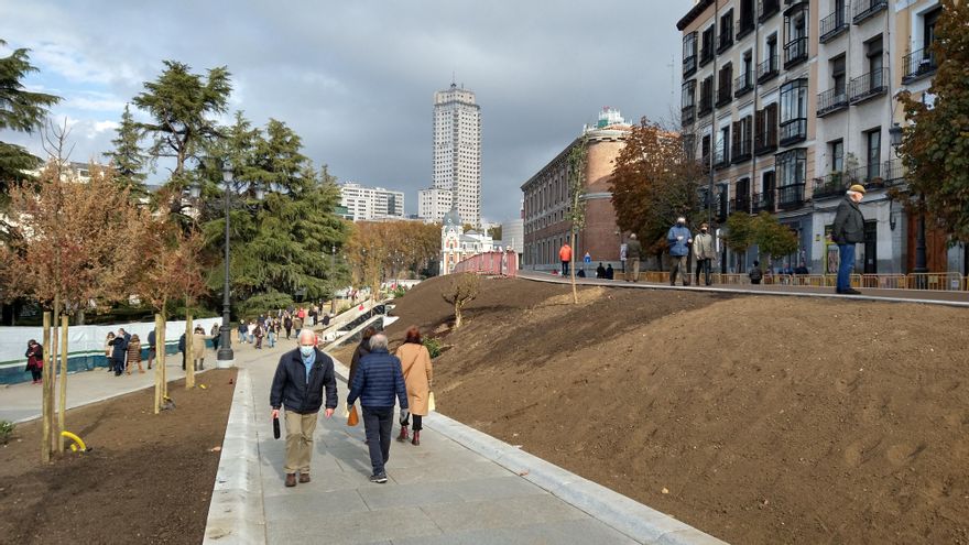 Nueva Plaza España - camino Este - Oeste