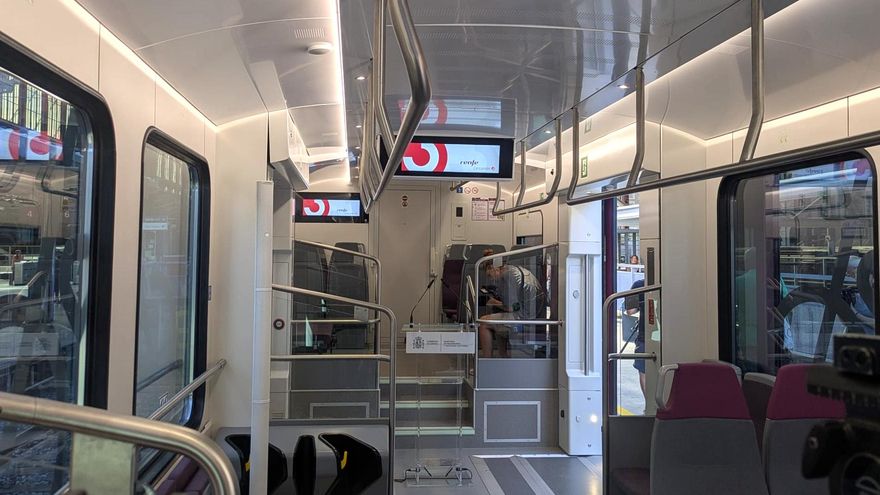 Interior de los nuevos trenes de Stadler