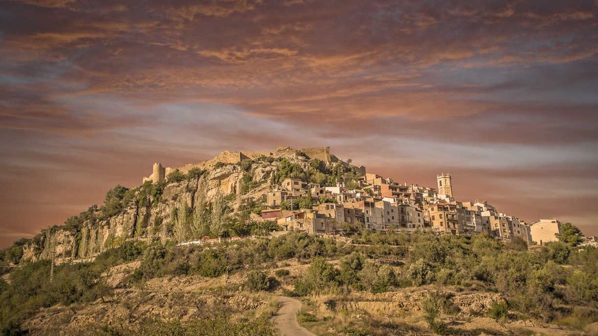 Declarada Bien de Interés Cultural, esta fortaleza de un pueblo de Castellón poseía cuatro torreones y llegó a ocupar 5.000 metros cuadrados