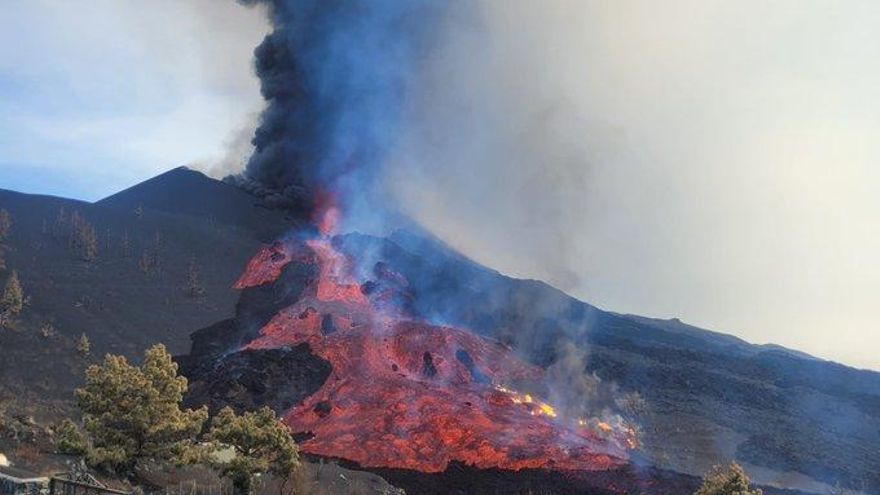 Nueva colada en el volcán de La Palma