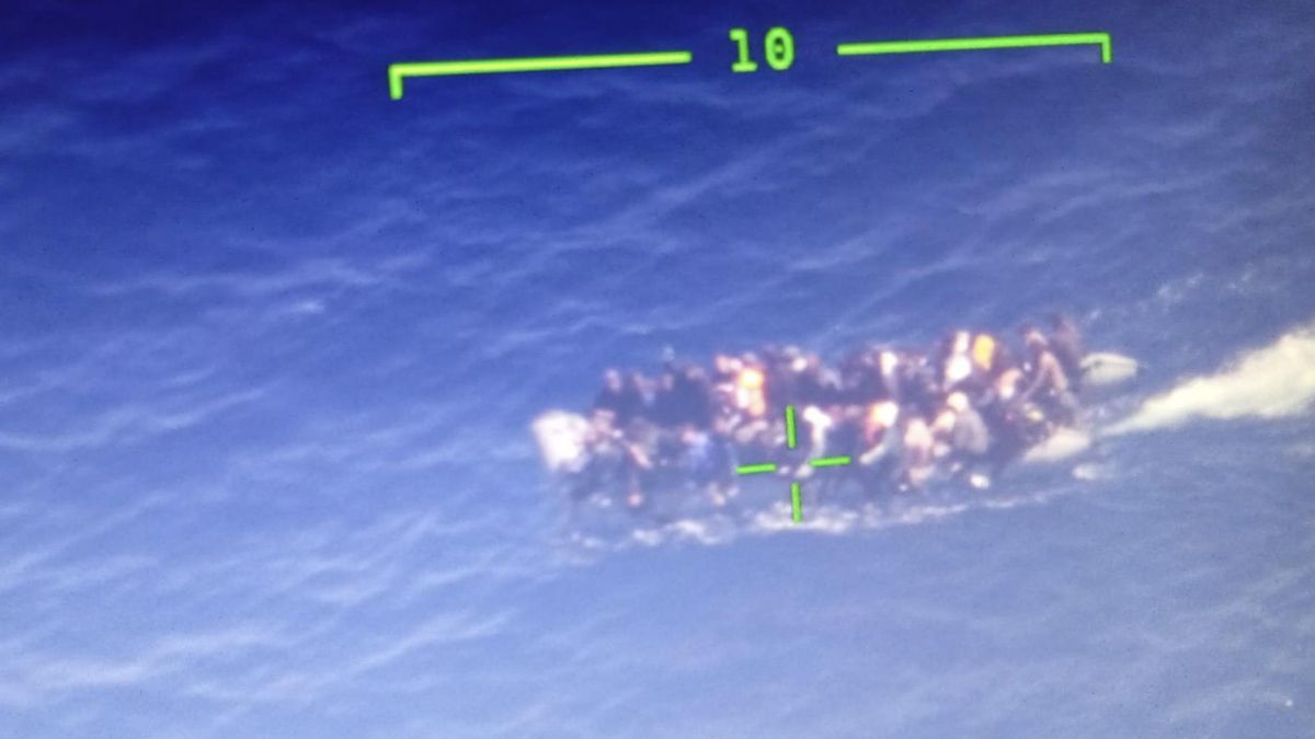 La neumática rescatada por Salvamento Marítimo este domingo en Fuerteventura