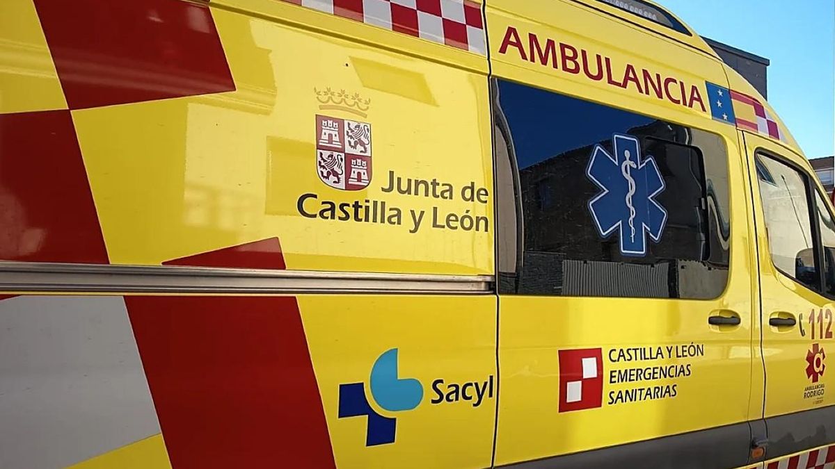 Un ciclista queda inconsciente tras una grave caída a la salida de Carucedo