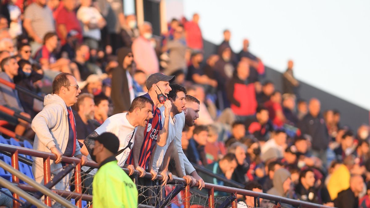 Plateístas de San Lorenzo insultan al DT Montero luego de otra derrota de su equipo