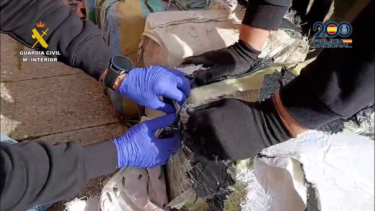Desarticulada una banda de narcotraficantes en Andalucía e incautados más de 3.500 kilos de hachís y heroína