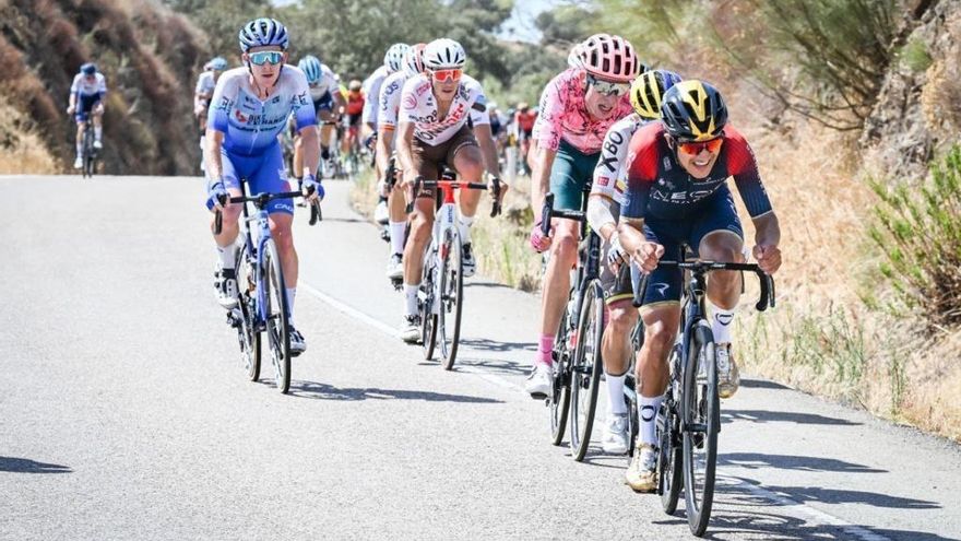 Una escapada comandada por Carapaz