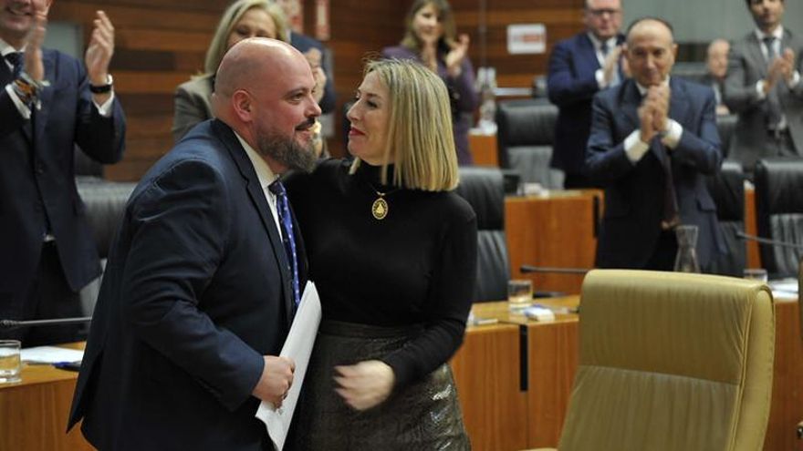El PP se hace con la Presidencia de la Asamblea de Extremadura y Vox advierte de que Guardiola "busca elecciones"