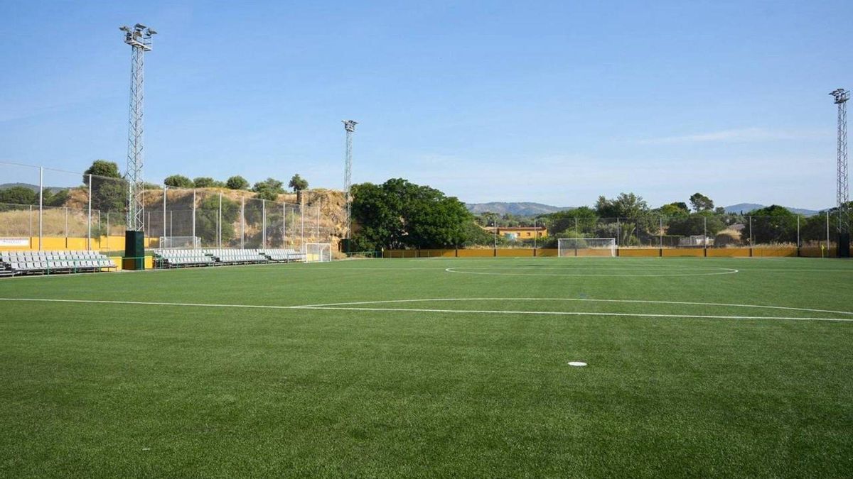Inaugurado el campo de fútbol de El Naranjo tras una inversión de unos 450.000 euros