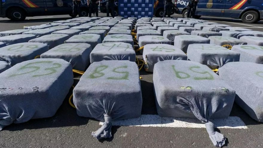 Diez años de cárcel y 125 millones de multa para los tripulantes de un barco interceptado cerca de Canarias con 3.500 kilos de cocaína